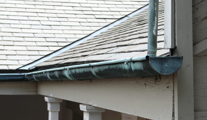 uncleaned gutter